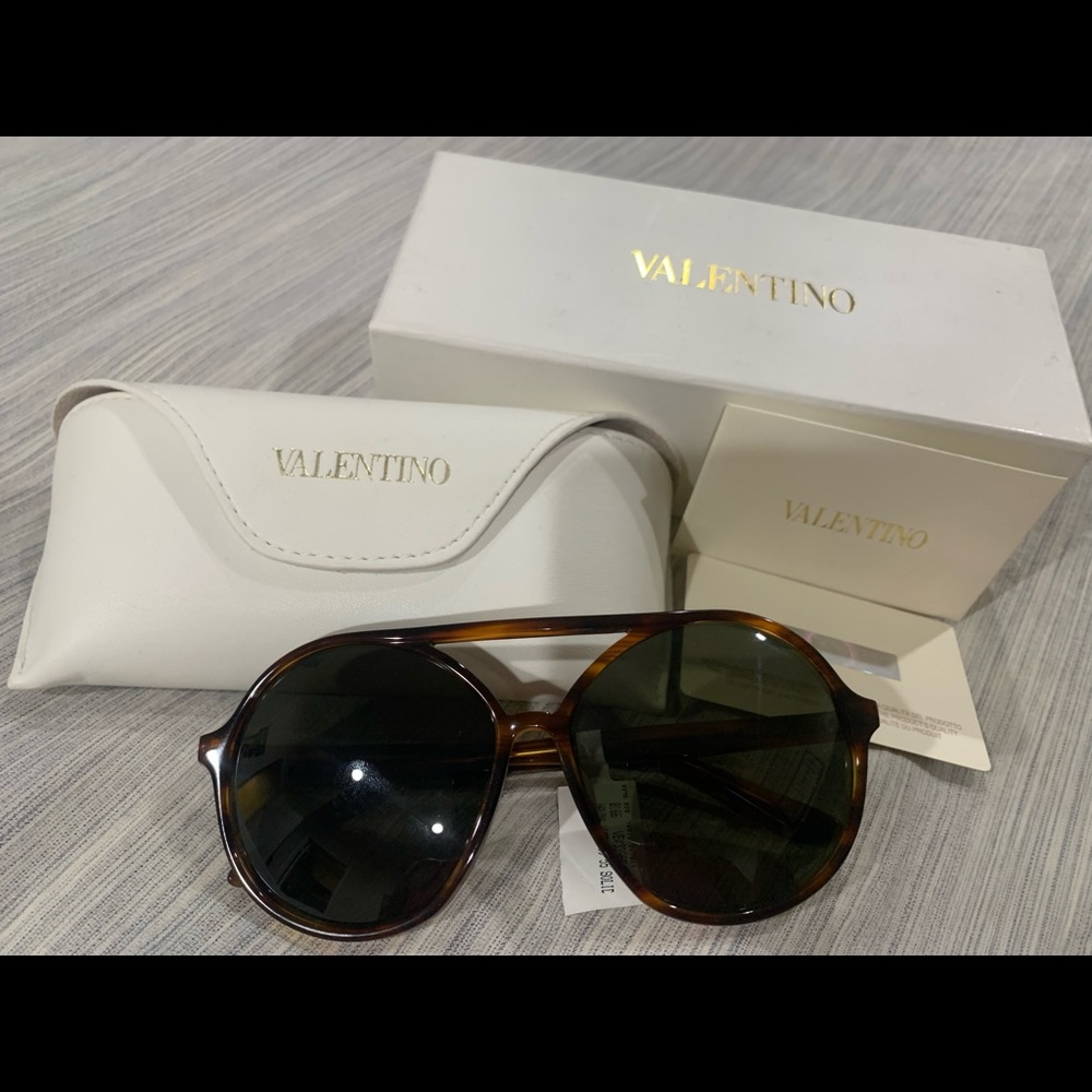 NWT Valentino v727s sunglasses
